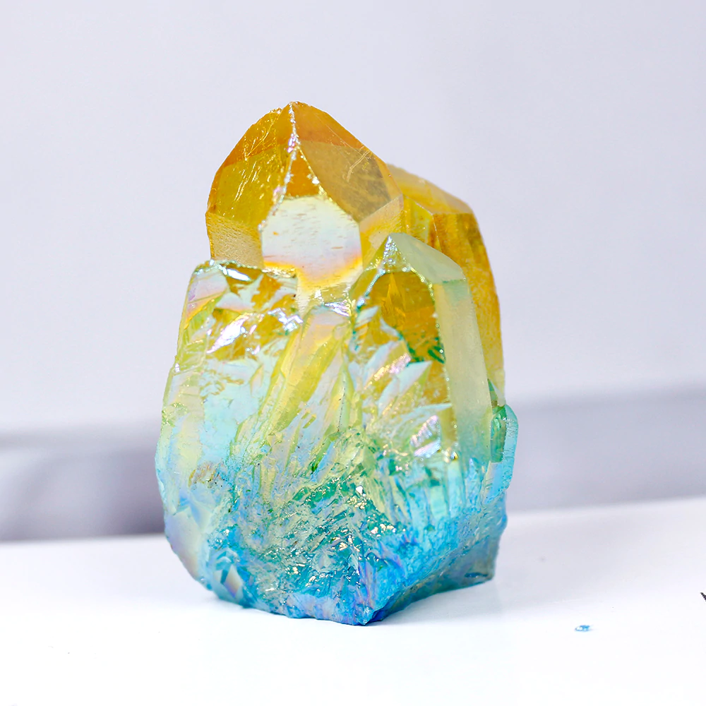 Racimos coloridos de cuarzo aura