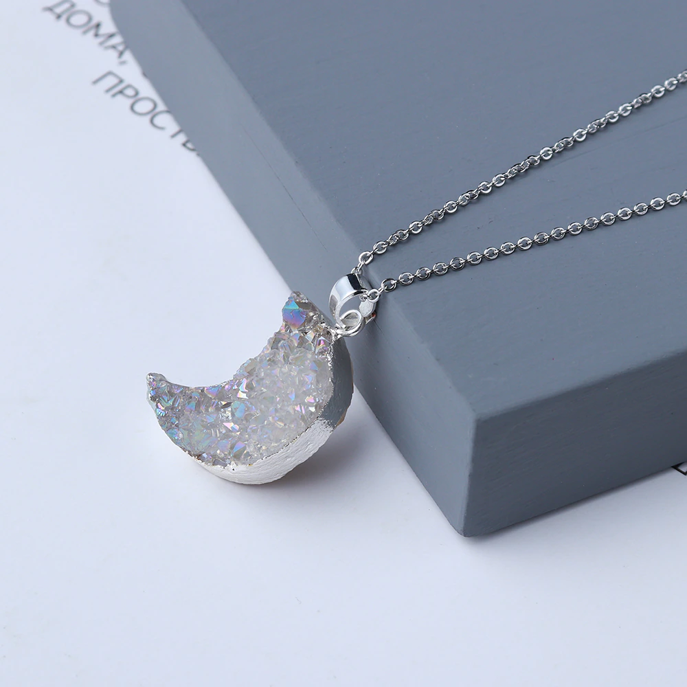 Collier lune en cristal druzy - chaîne en or 18 carats et argent