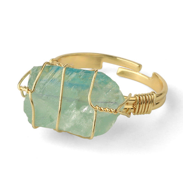 Anillo de cristal crudo envuelto en alambre - Tamaño ajustable