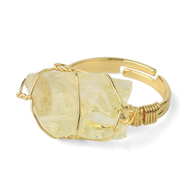 Anillo de cristal crudo envuelto en alambre - Tamaño ajustable