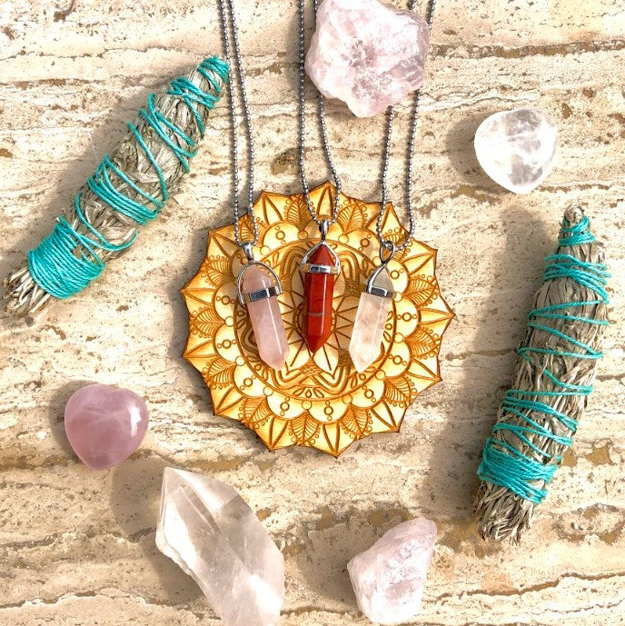 Confianza y amor propio: conjunto de collares de cristal: jaspe rojo, cuarzo rosa y cuarzo transparente 