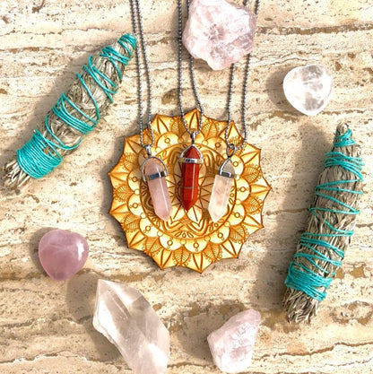 Confianza y amor propio: conjunto de collares de cristal: jaspe rojo, cuarzo rosa y cuarzo transparente 