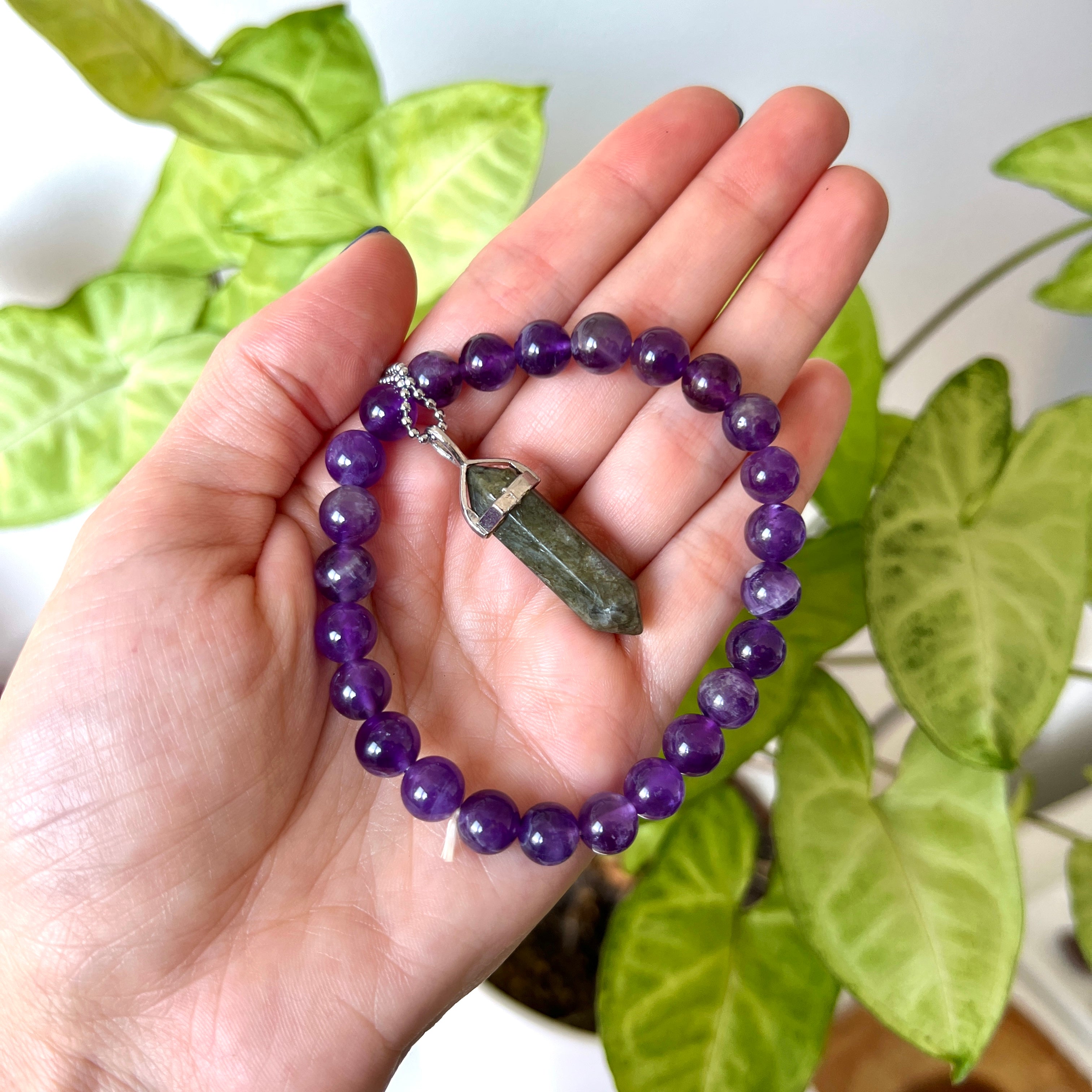 Conjunto de joyas de cristal de amatista y labradorita: tranquilidad y transformación