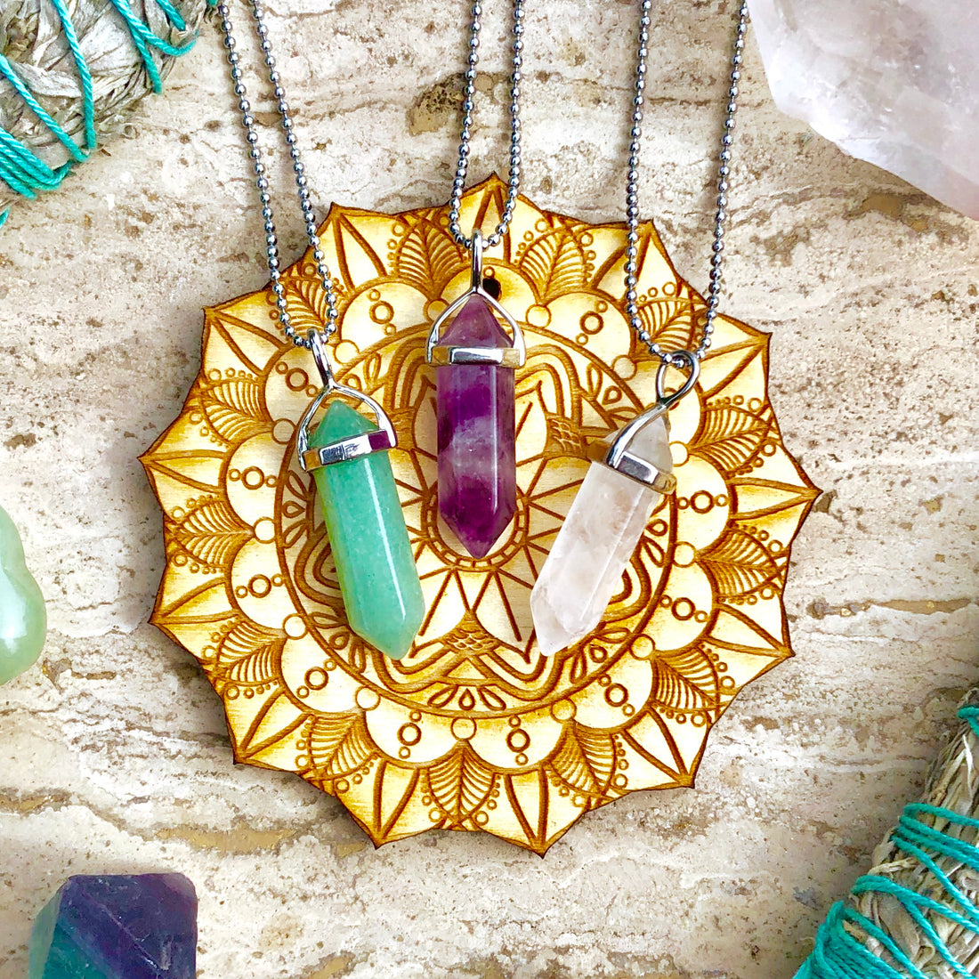 Conjunto de collar de cristal Peace &amp;amp; Harmony: aventurina, fluorita violeta, cuarzo transparente 