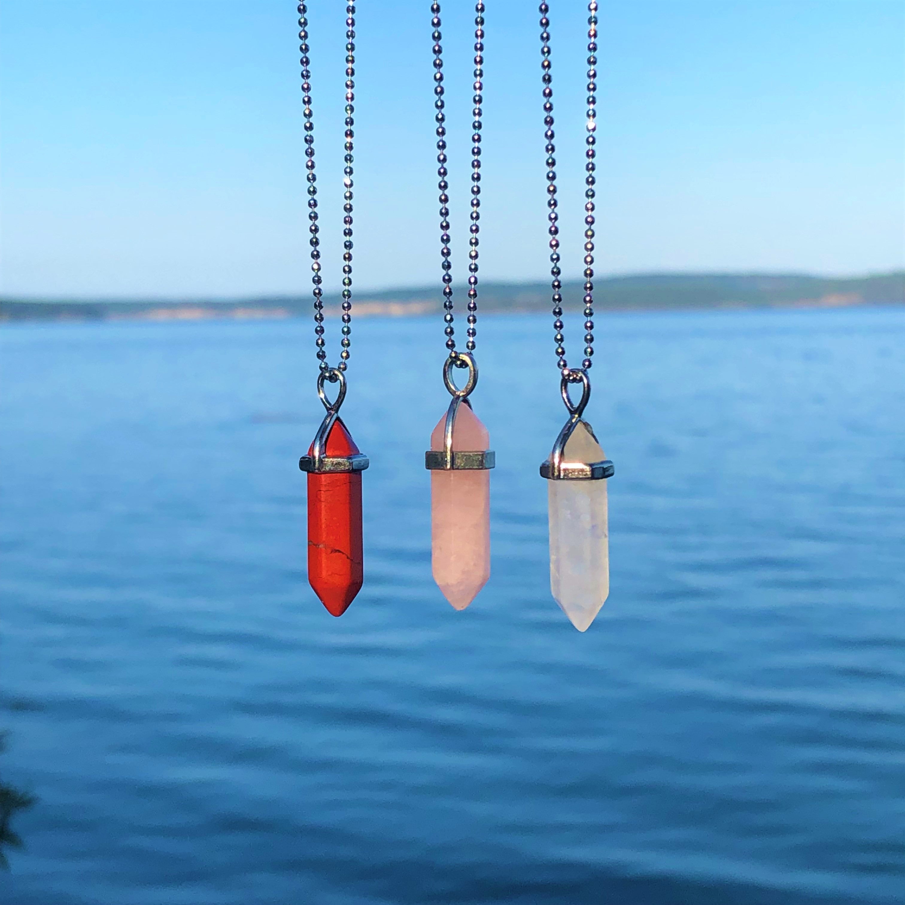 Confianza y amor propio: conjunto de collares de cristal: jaspe rojo, cuarzo rosa y cuarzo transparente 